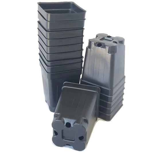 Square plastic pots